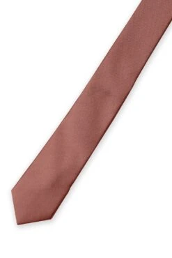 Simon Necktie - Desert Rose -Wedding Dress Store BIRDY GREY GROOMSMEN SIMON NECKTIE DESERTROSE 02 1366X2048 bd06bb7f b444 454a b948 7a6173c30d19